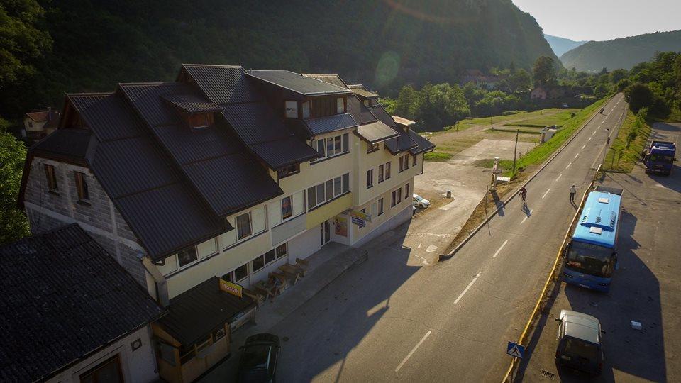 Sobe Sa Kupatilom Jajce Luaran gambar